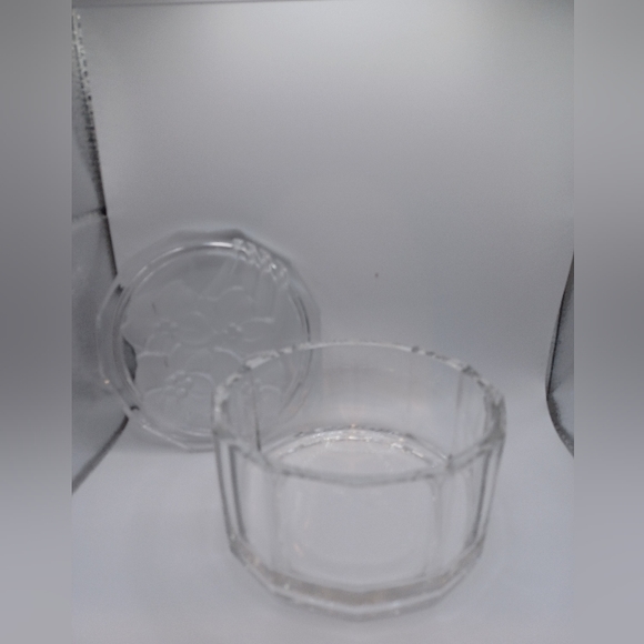 VINTAGE CLEAR Glass Trinket Dogwood Pattern Bloom Box Floral Frosted Lidded 3" - Picture 11 of 12
